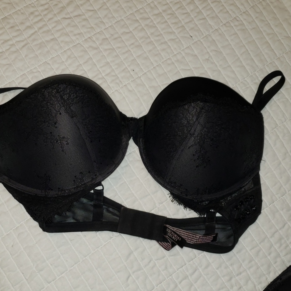 Bras - Picture 2 of 2